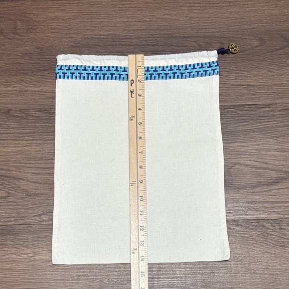🔥🔥🔥Tory Burch Cream and Navy Dust Bag🔥🔥🔥 - Picture 5 of 6